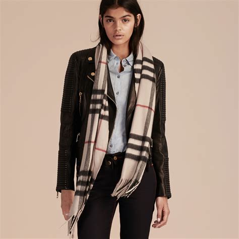 burberry scarves women